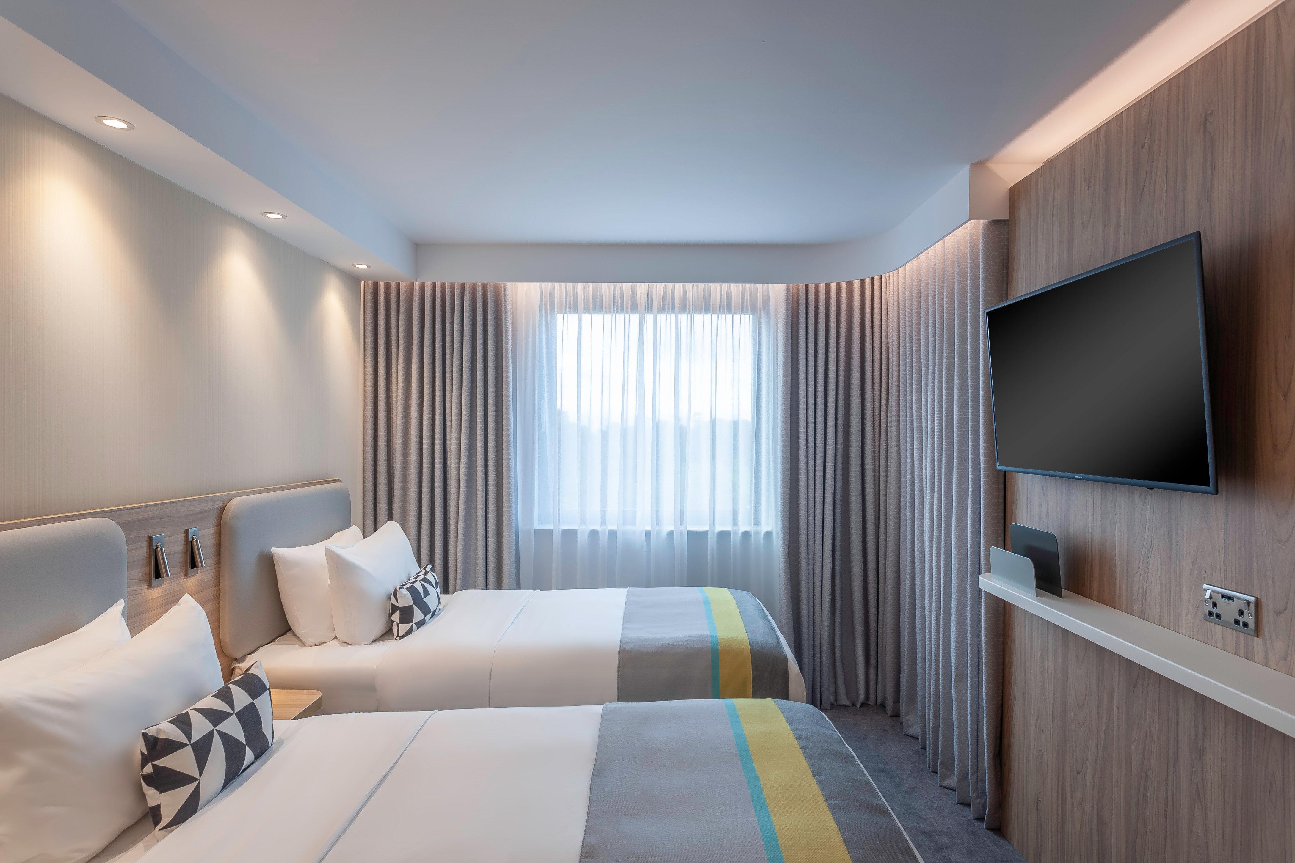 Holiday Inn Express Dublin-Airport By Ihg Сантри Екстериор снимка