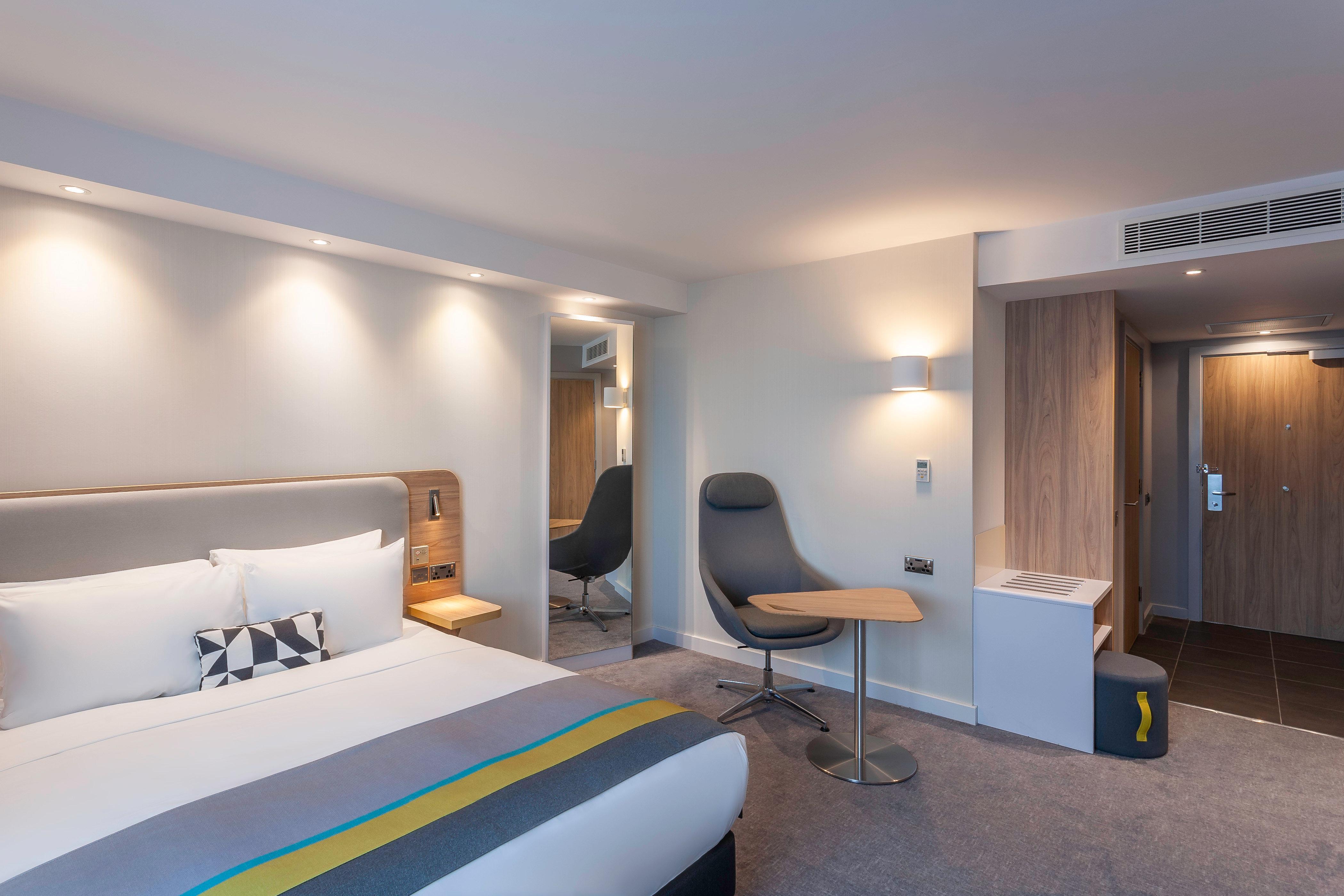 Holiday Inn Express Dublin-Airport By Ihg Сантри Екстериор снимка