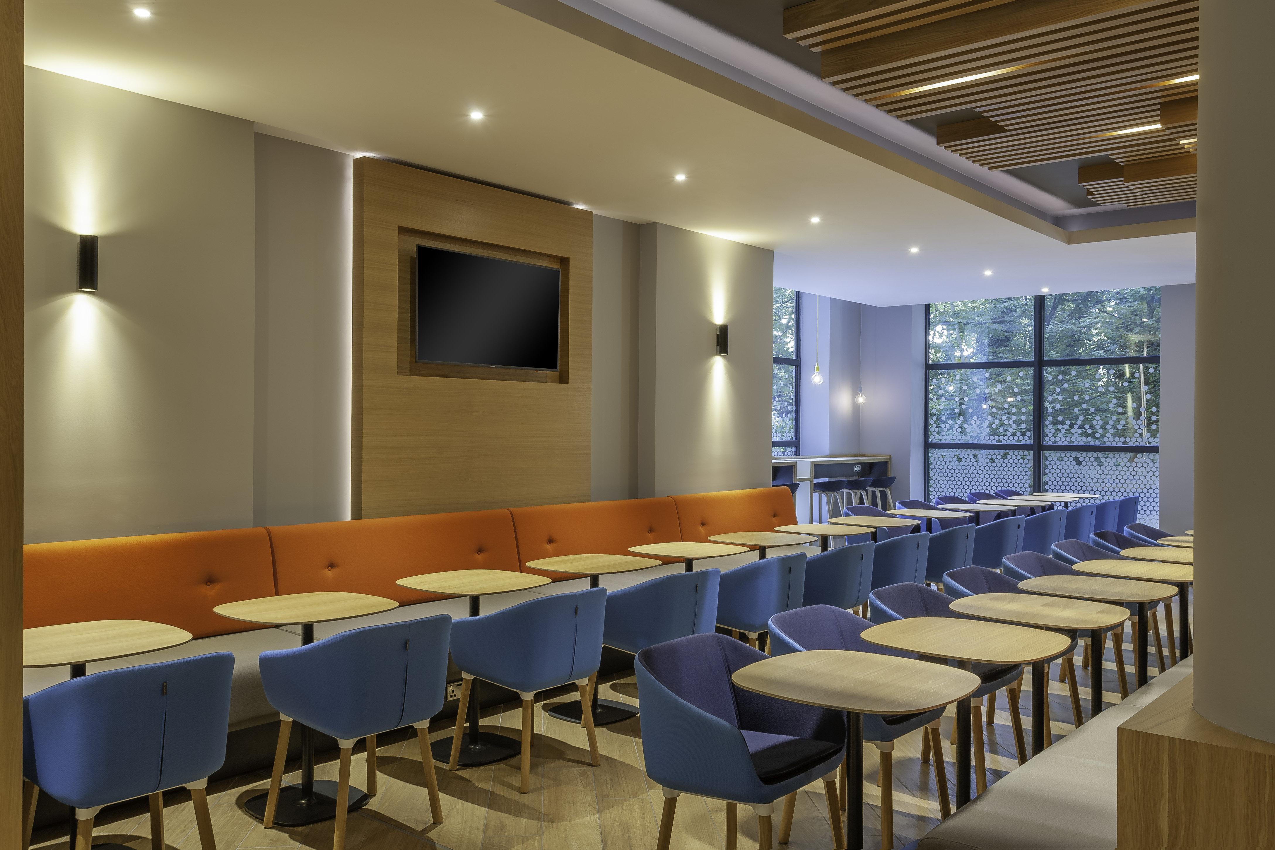 Holiday Inn Express Dublin-Airport By Ihg Сантри Екстериор снимка