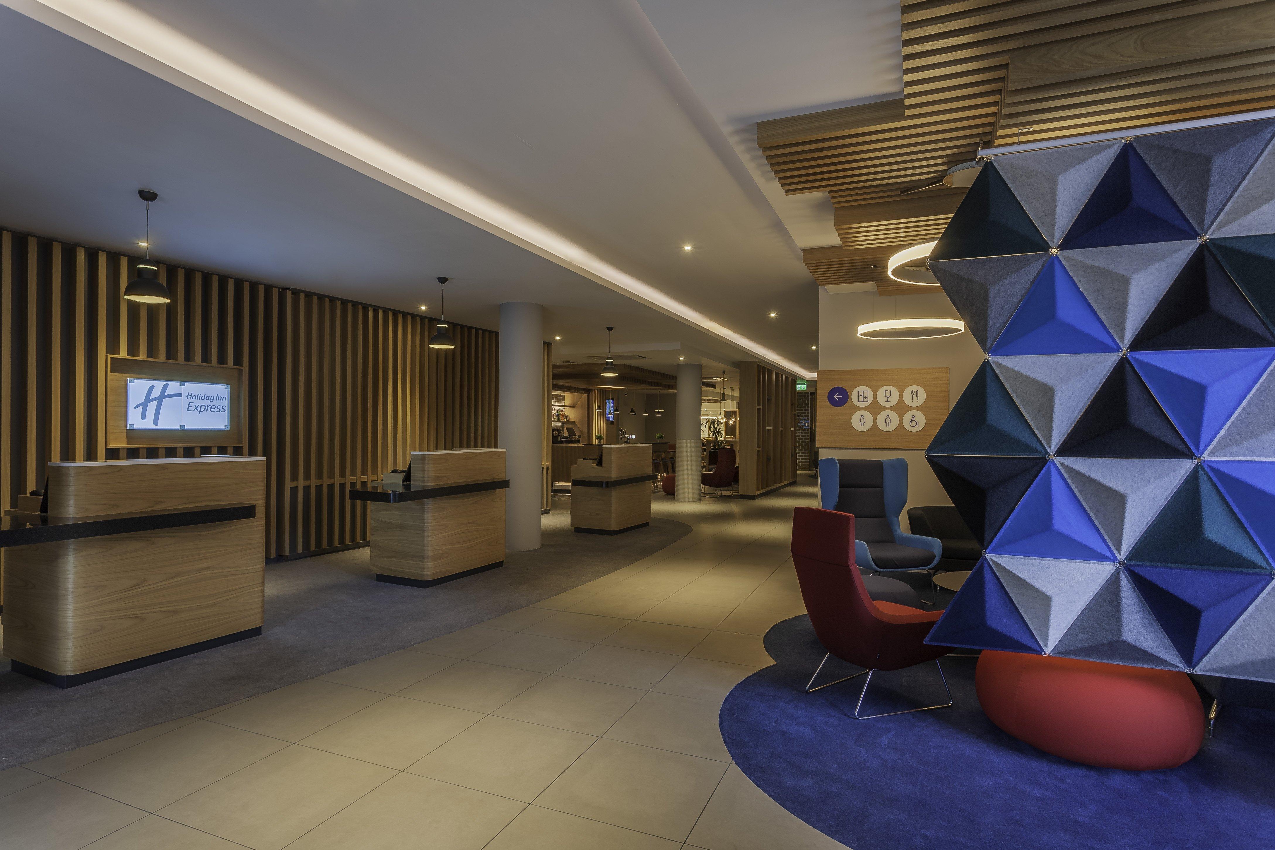 Holiday Inn Express Dublin-Airport By Ihg Сантри Екстериор снимка