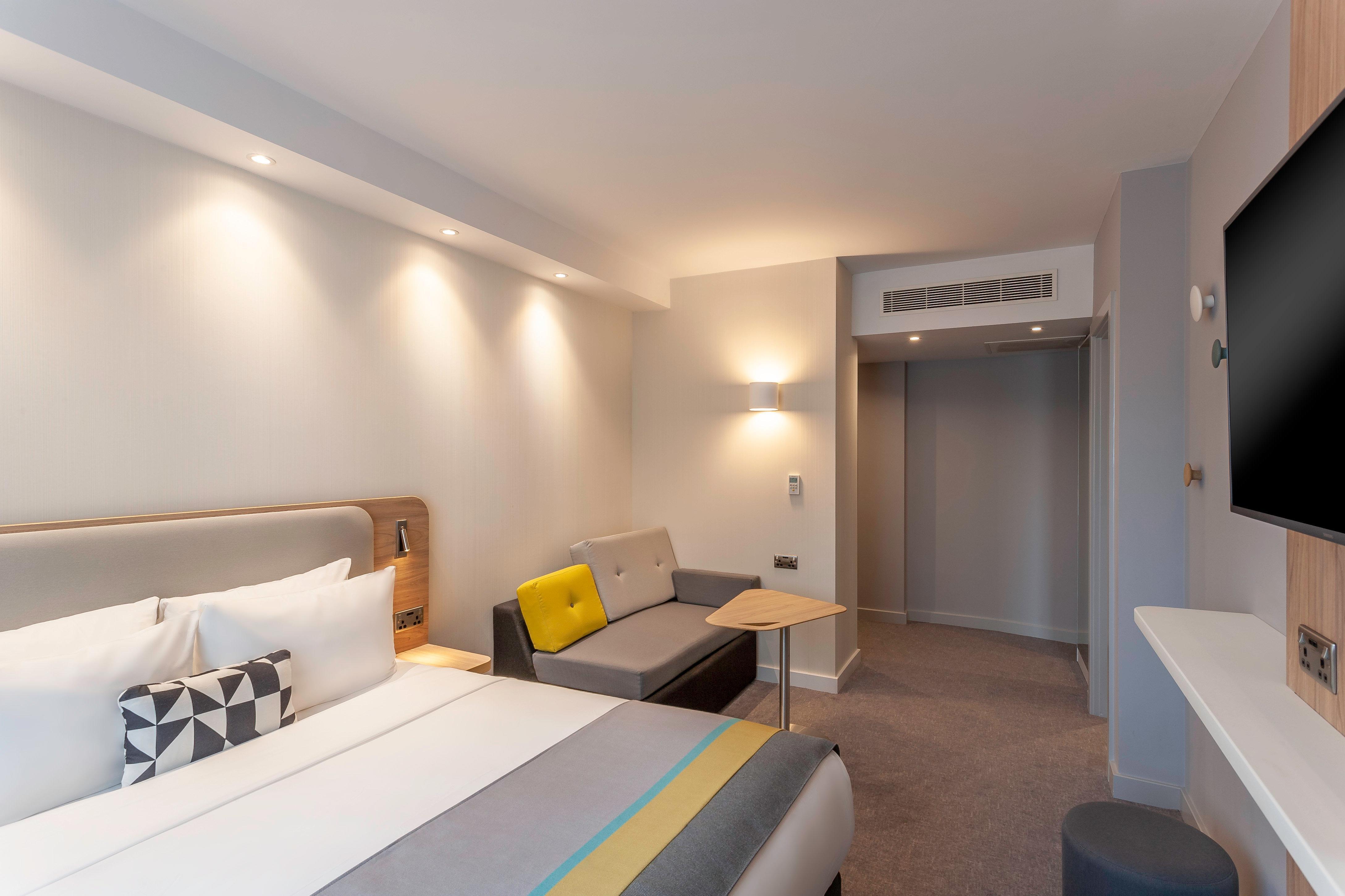 Holiday Inn Express Dublin-Airport By Ihg Сантри Екстериор снимка