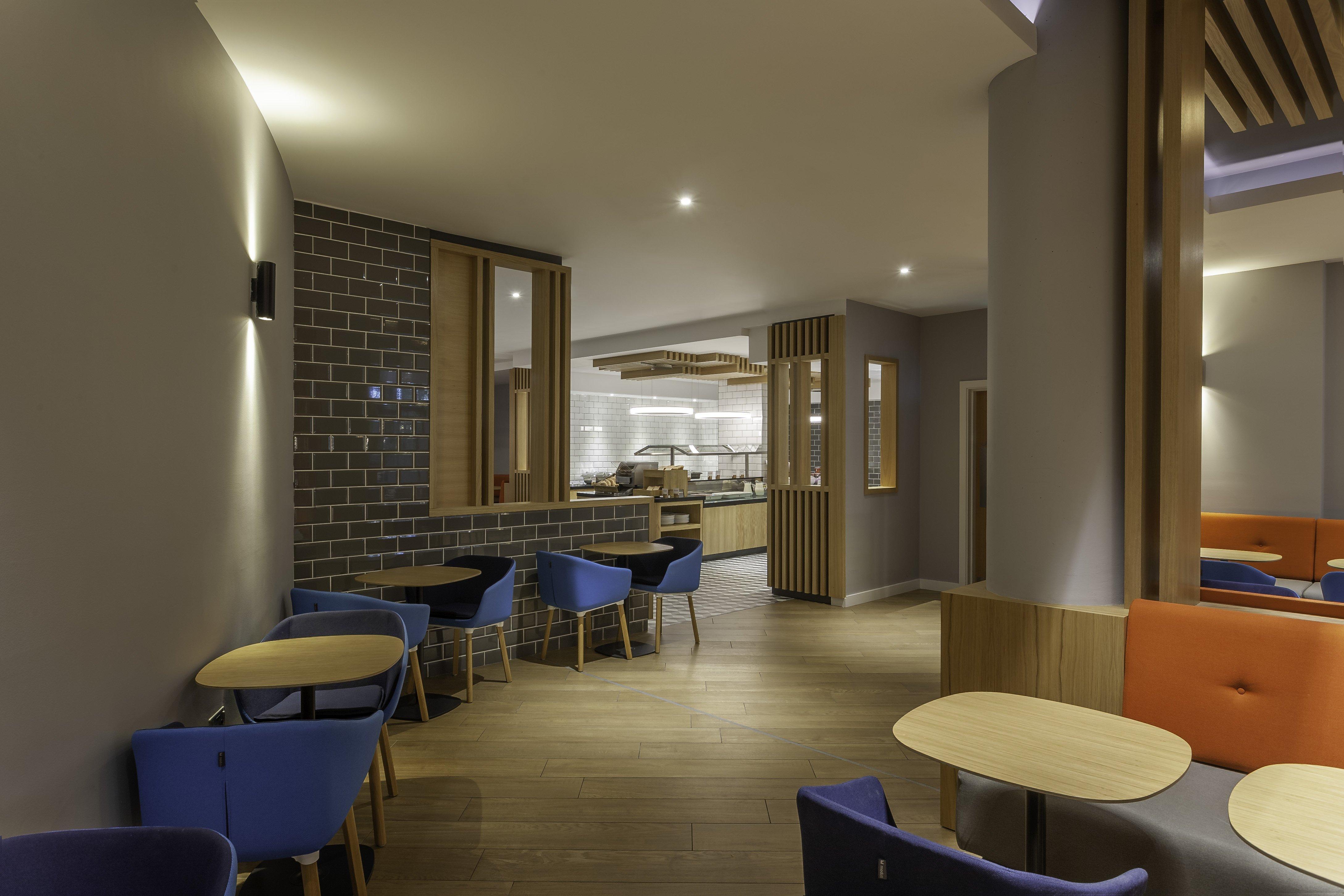 Holiday Inn Express Dublin-Airport By Ihg Сантри Екстериор снимка