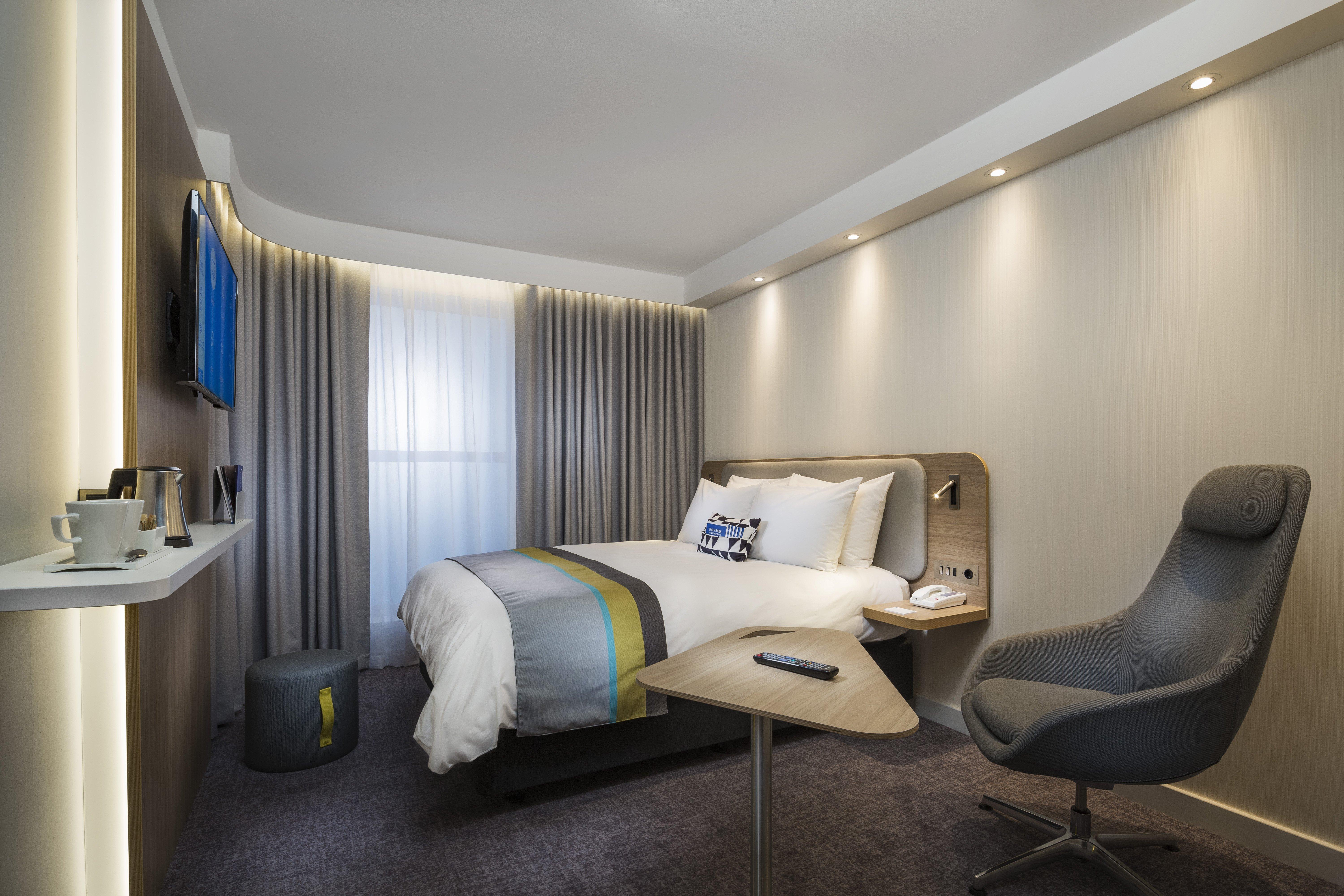 Holiday Inn Express Dublin-Airport By Ihg Сантри Екстериор снимка